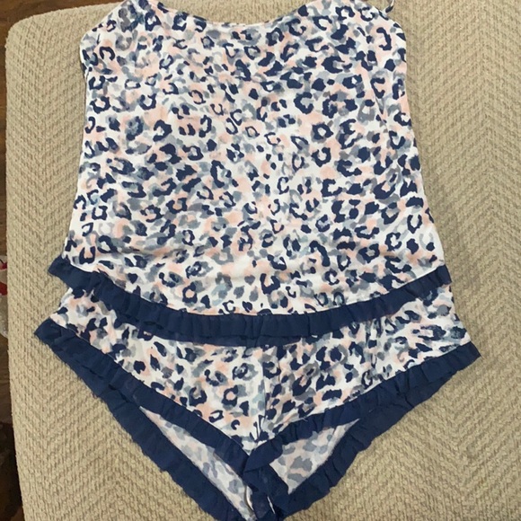 Pajama set - Picture 1 of 4